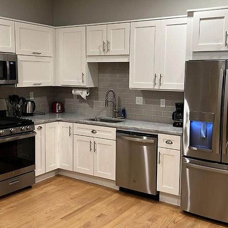 Renovated, 10 Min From The City Boston Exterior photo