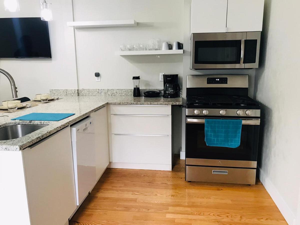 Renovated, 10 Min From The City Boston Exterior photo