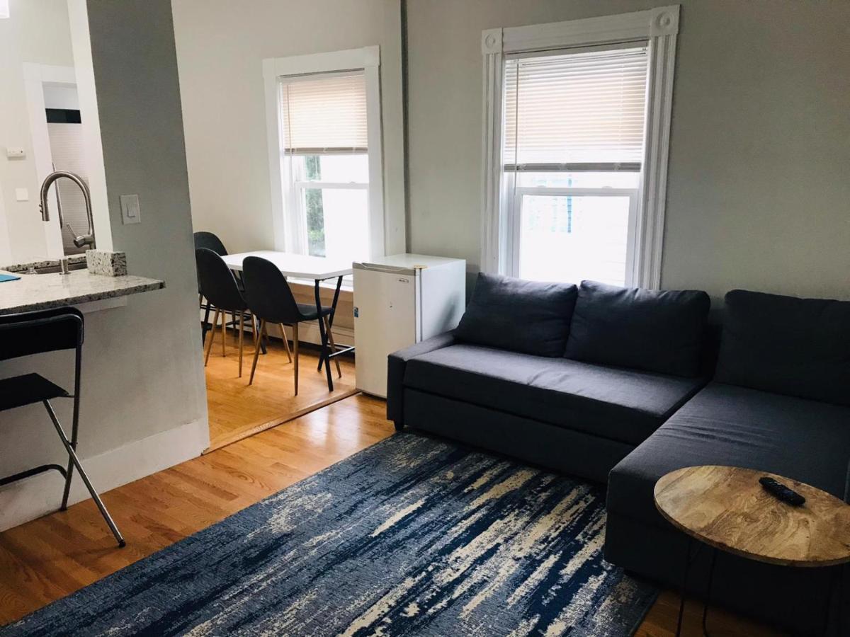 Renovated, 10 Min From The City Boston Exterior photo