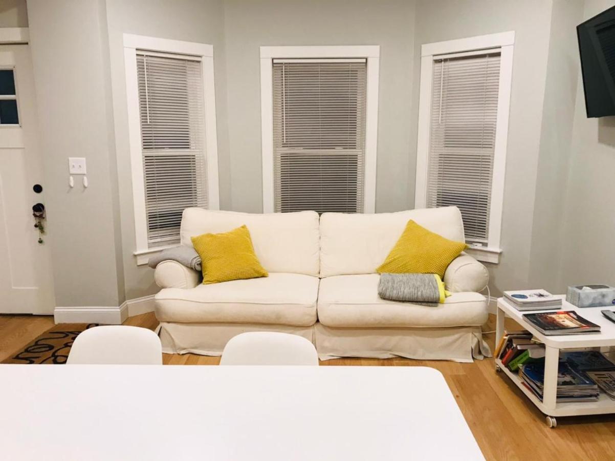Renovated, 10 Min From The City Boston Exterior photo