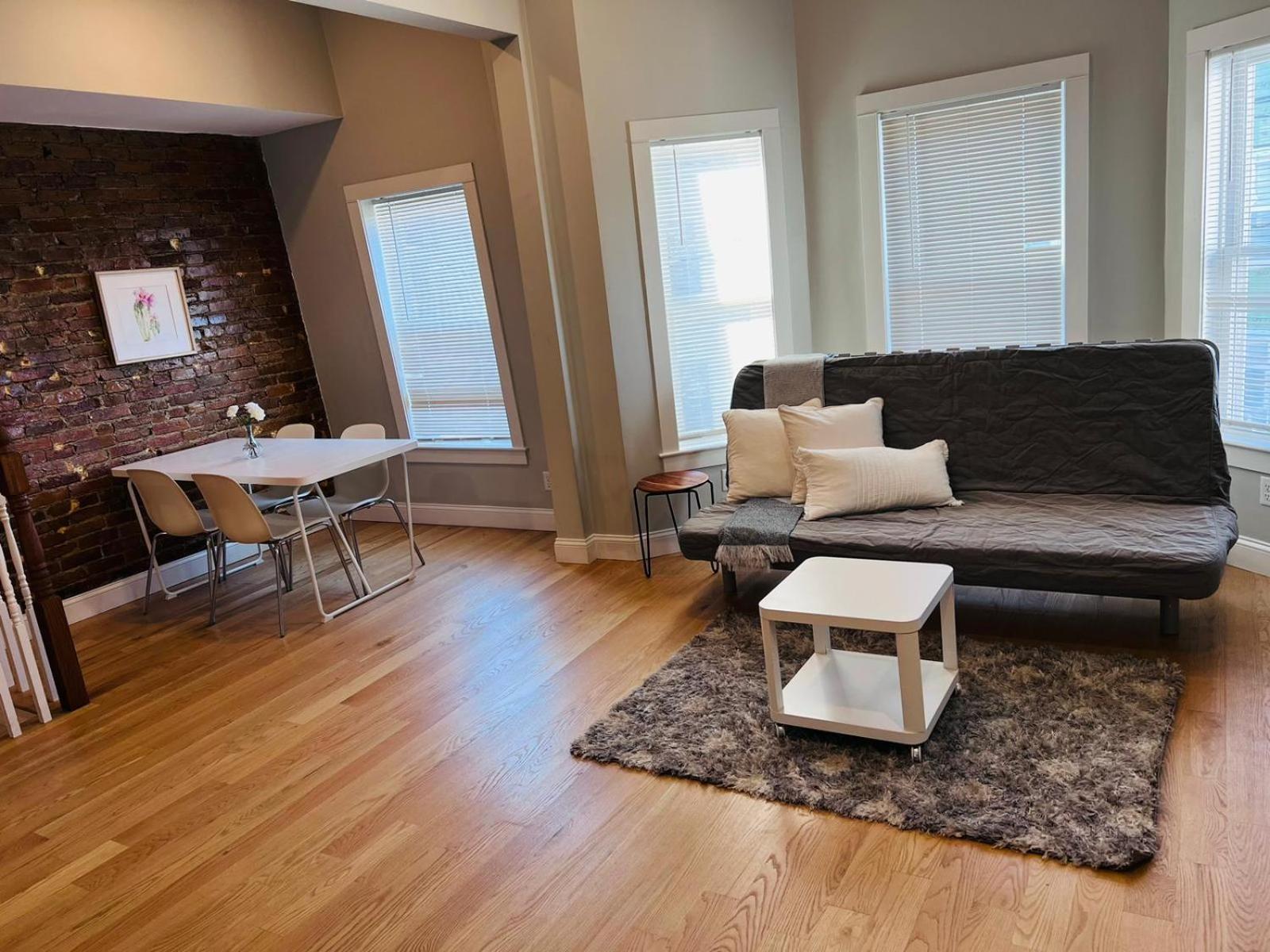 Renovated, 10 Min From The City Boston Exterior photo