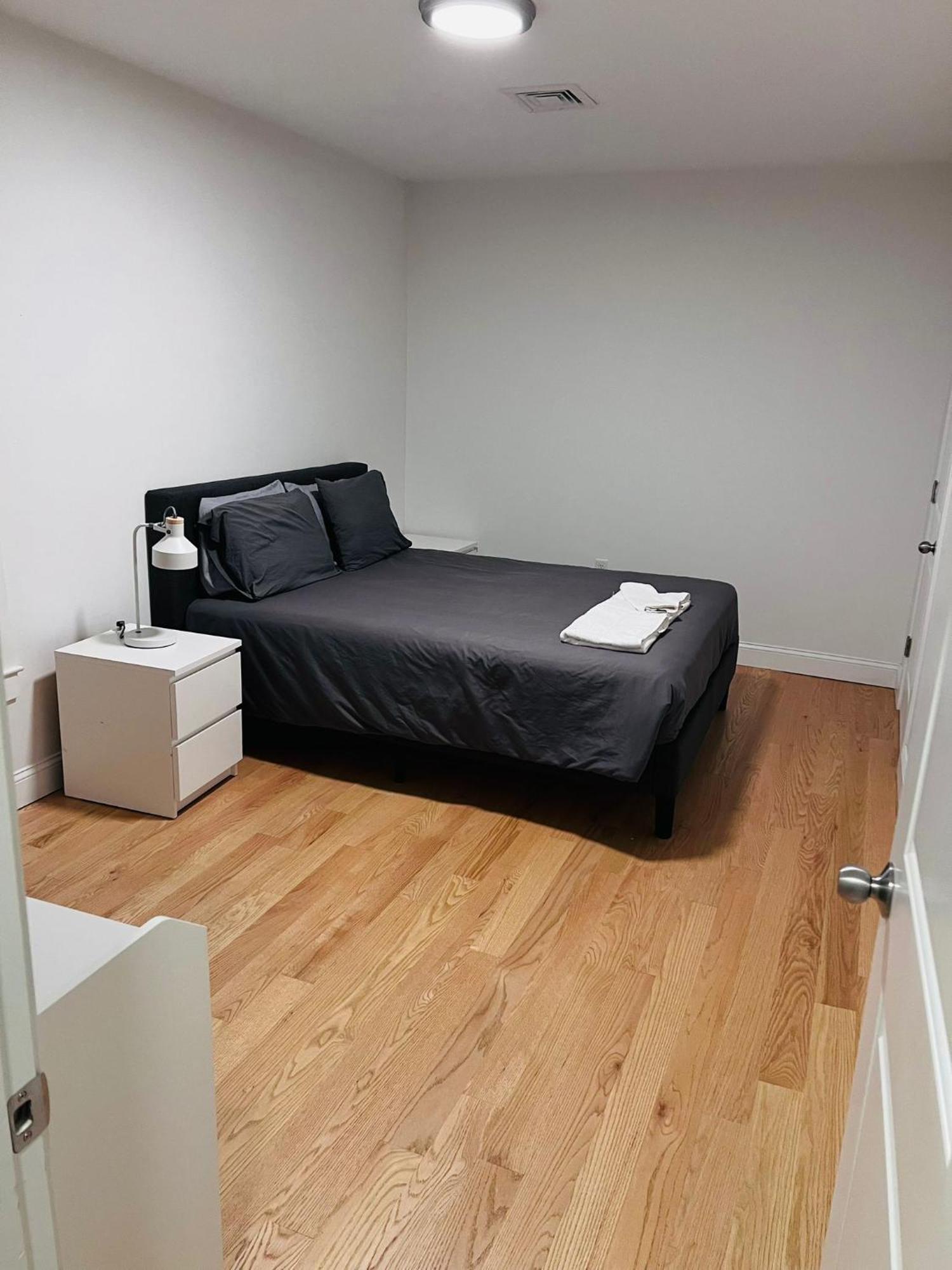 Renovated, 10 Min From The City Boston Exterior photo